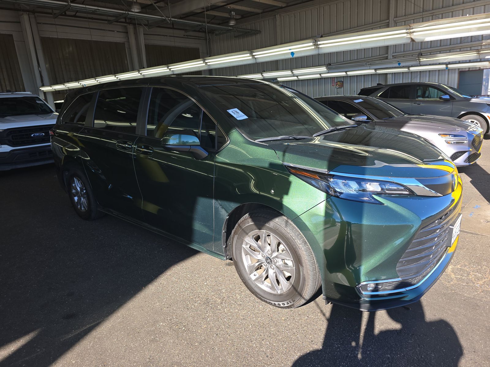 2024 Toyota Sienna XLE FWD