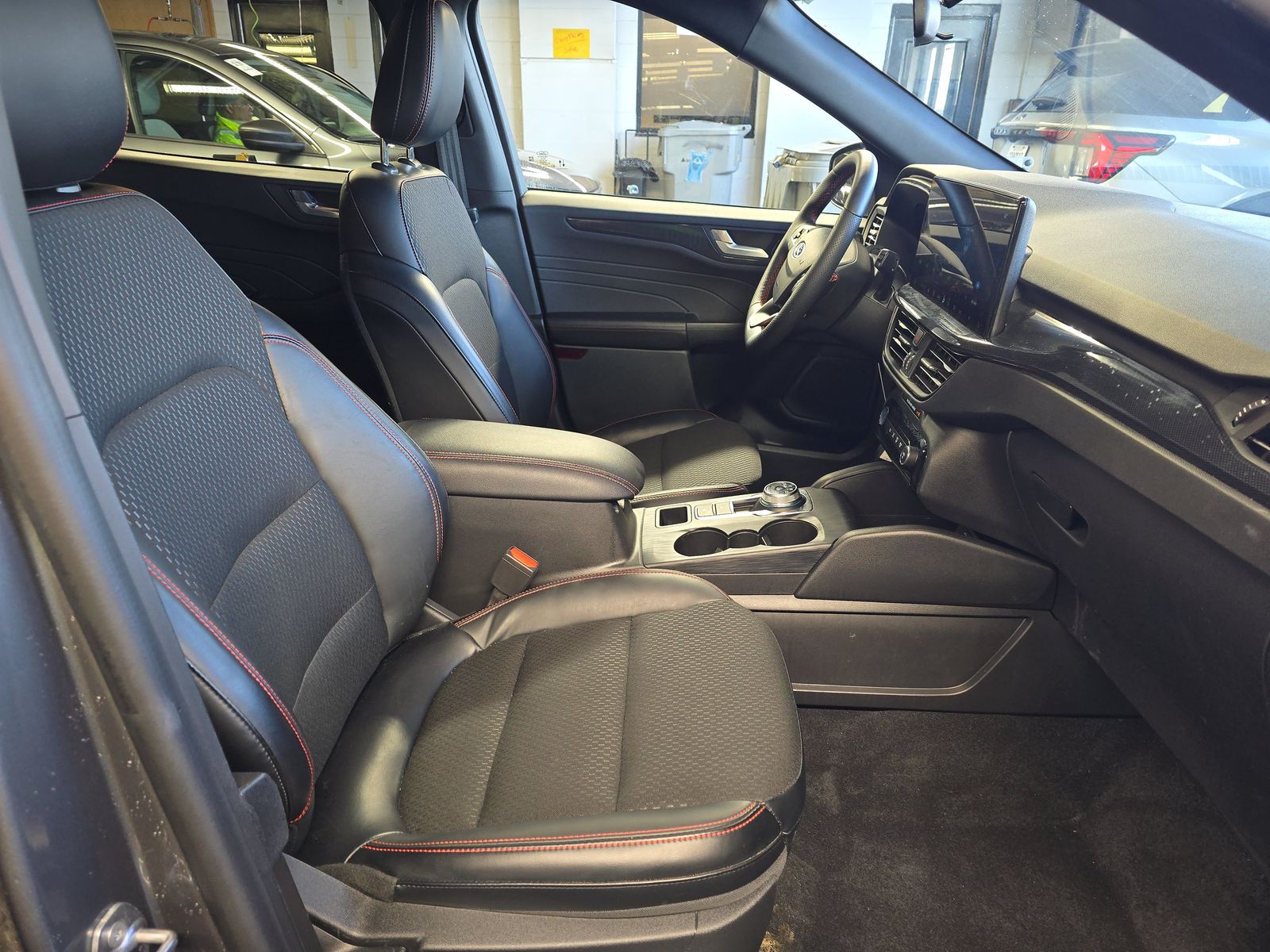 2025 Ford Escape Hybrid ST-Line FWD