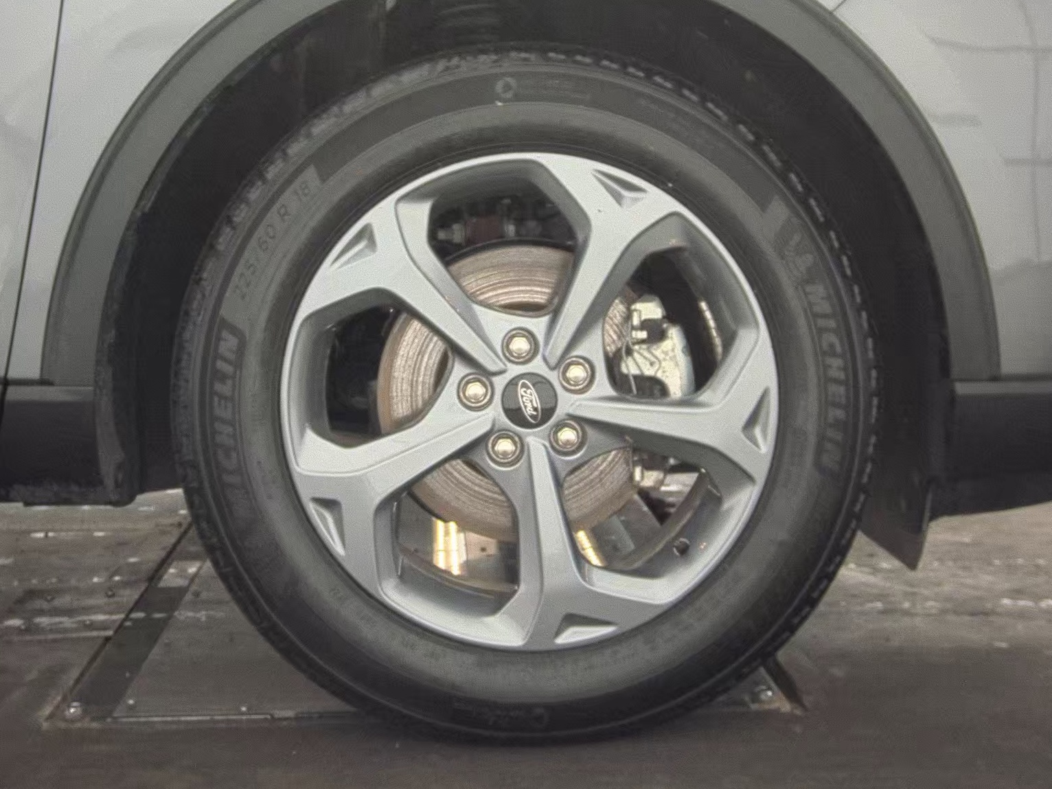 2025 Ford Escape Hybrid ST-Line FWD