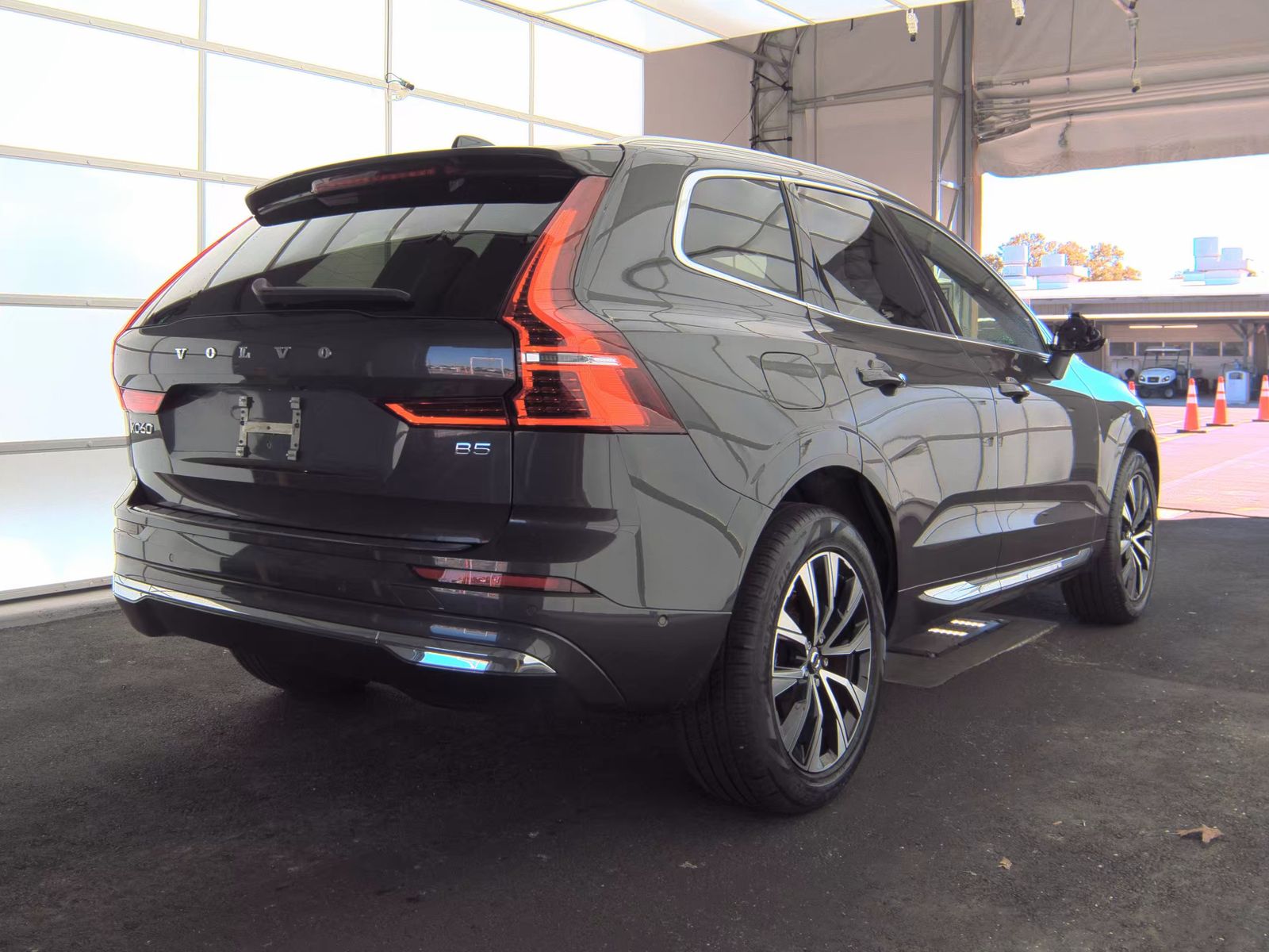2023 Volvo XC60 B5 Plus FWD