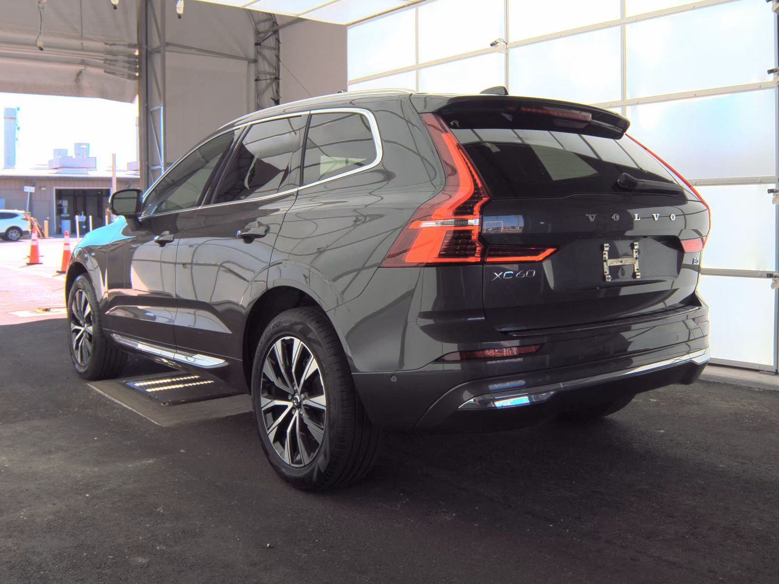 2023 Volvo XC60 B5 Plus FWD