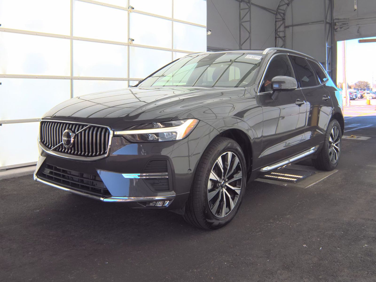 2023 Volvo XC60 B5 Plus FWD