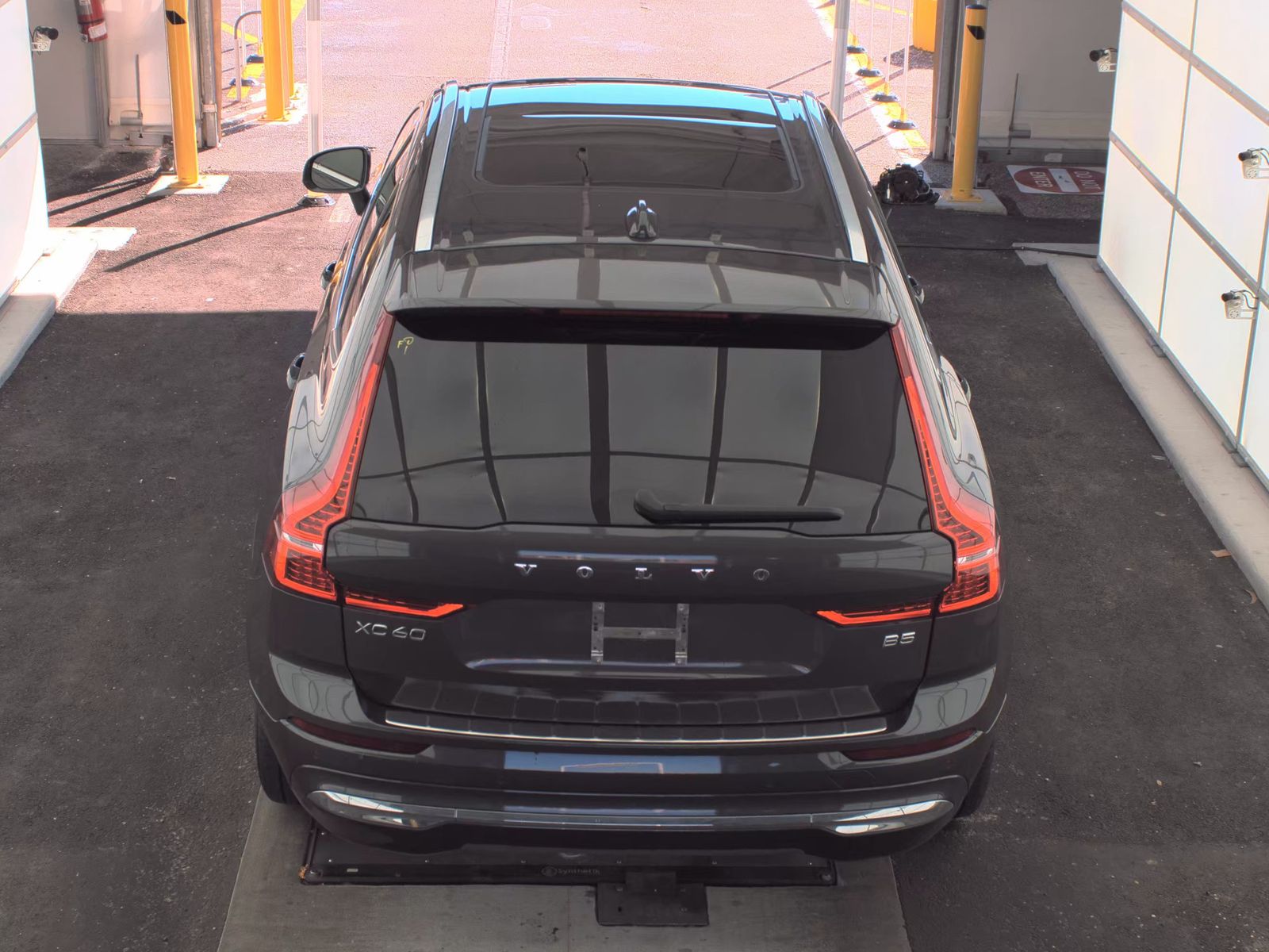 2023 Volvo XC60 B5 Plus FWD