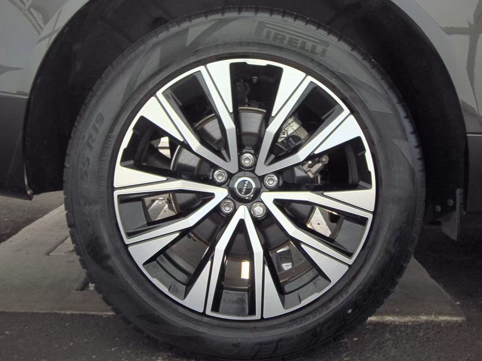 2023 Volvo XC60 B5 Plus FWD