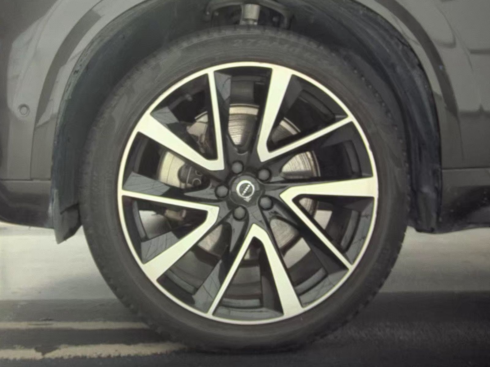 2023 Volvo XC90 B6 Plus AWD