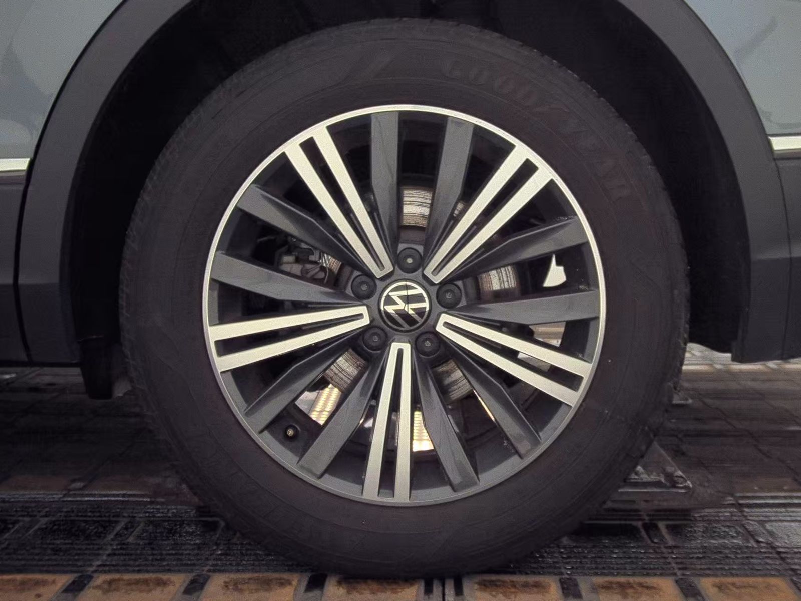 2024 Volkswagen Tiguan 2.0T Wolfsburg Edition FWD