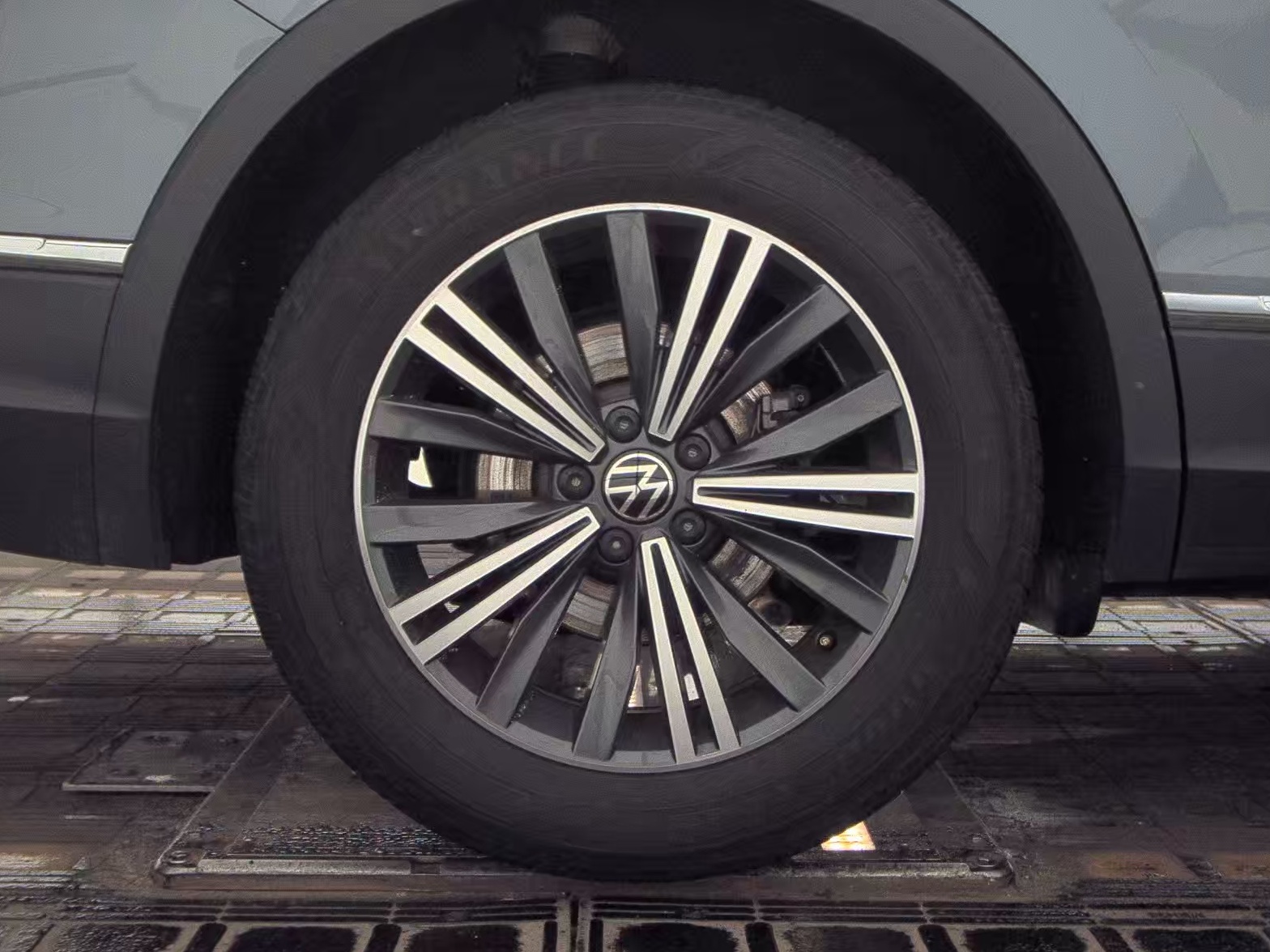 2024 Volkswagen Tiguan 2.0T Wolfsburg Edition FWD