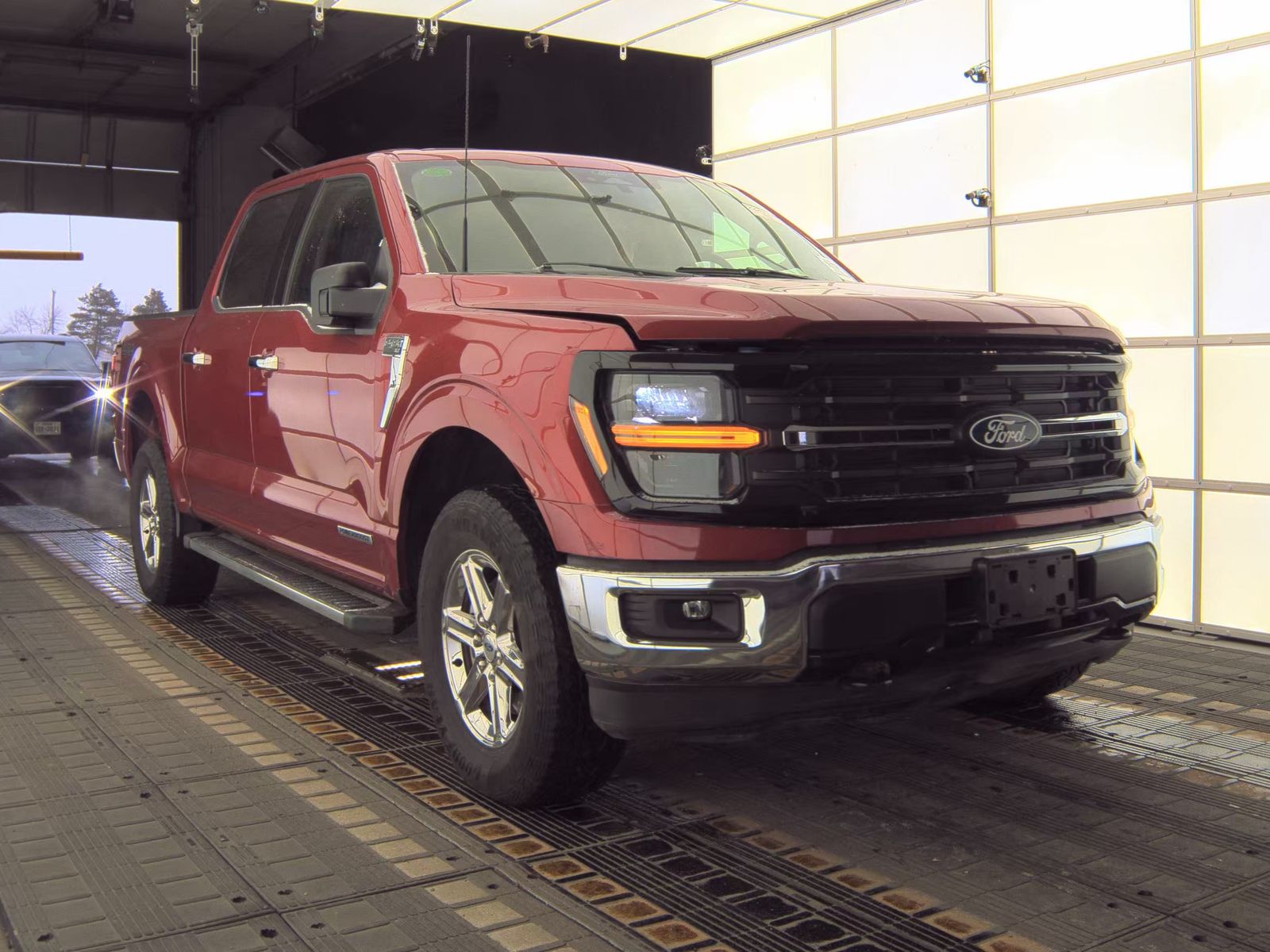 2025 Ford F-150 Hybrid XLT AWD