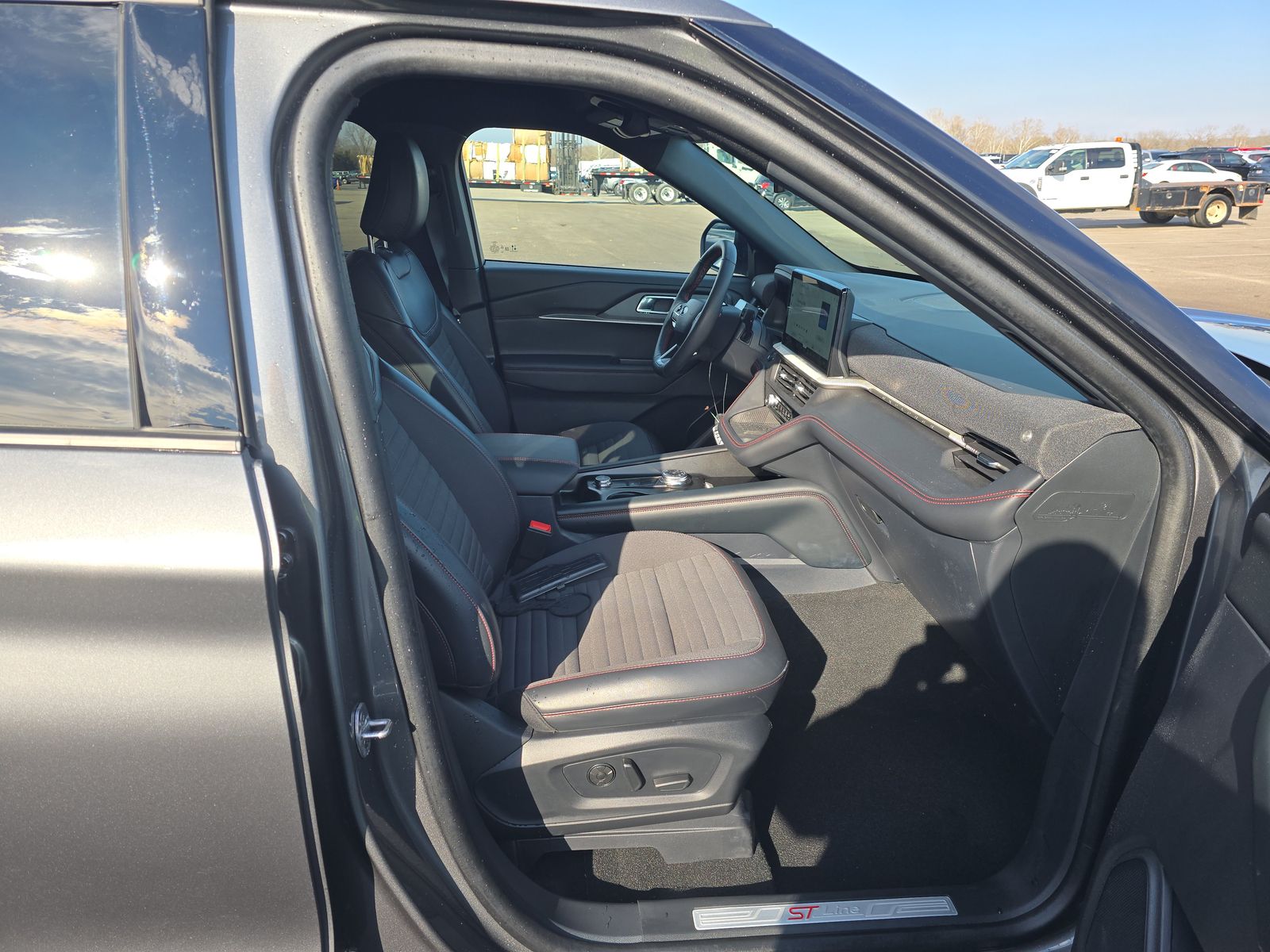 2025 Ford Explorer ST-Line AWD