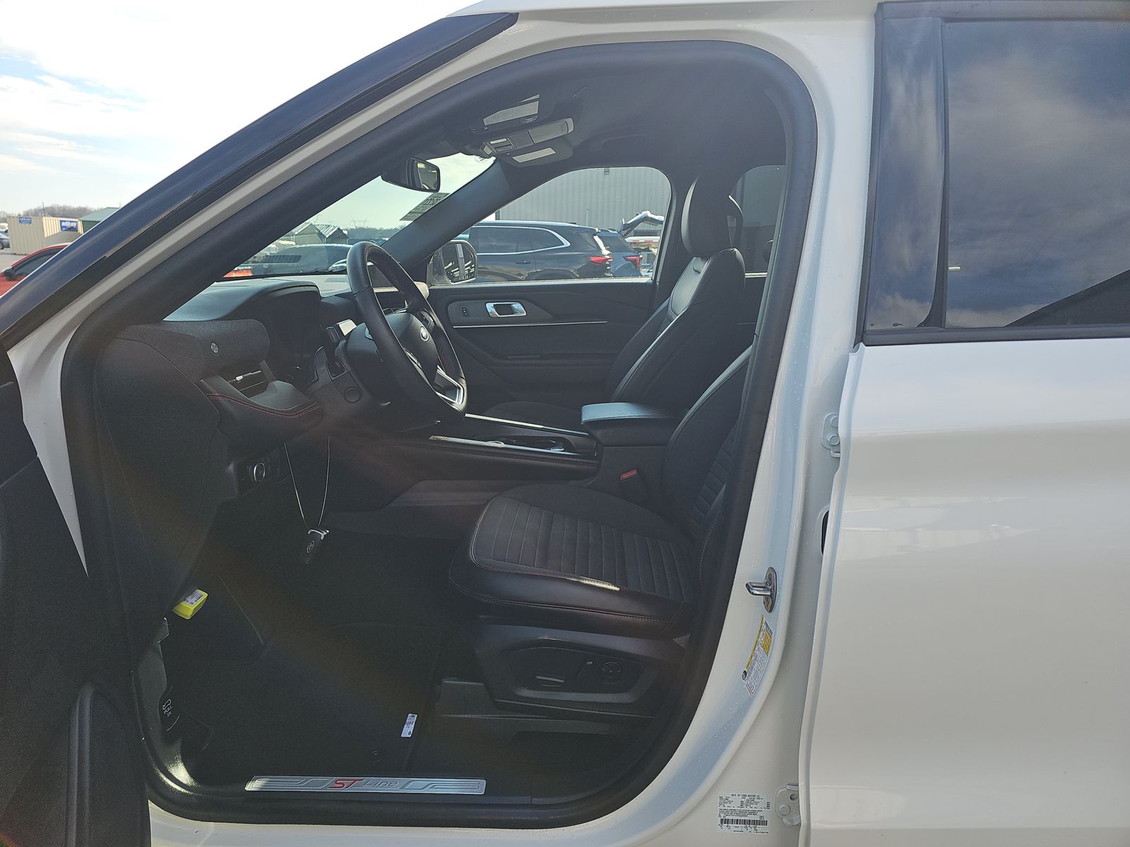 2025 Ford Explorer ST-Line RWD