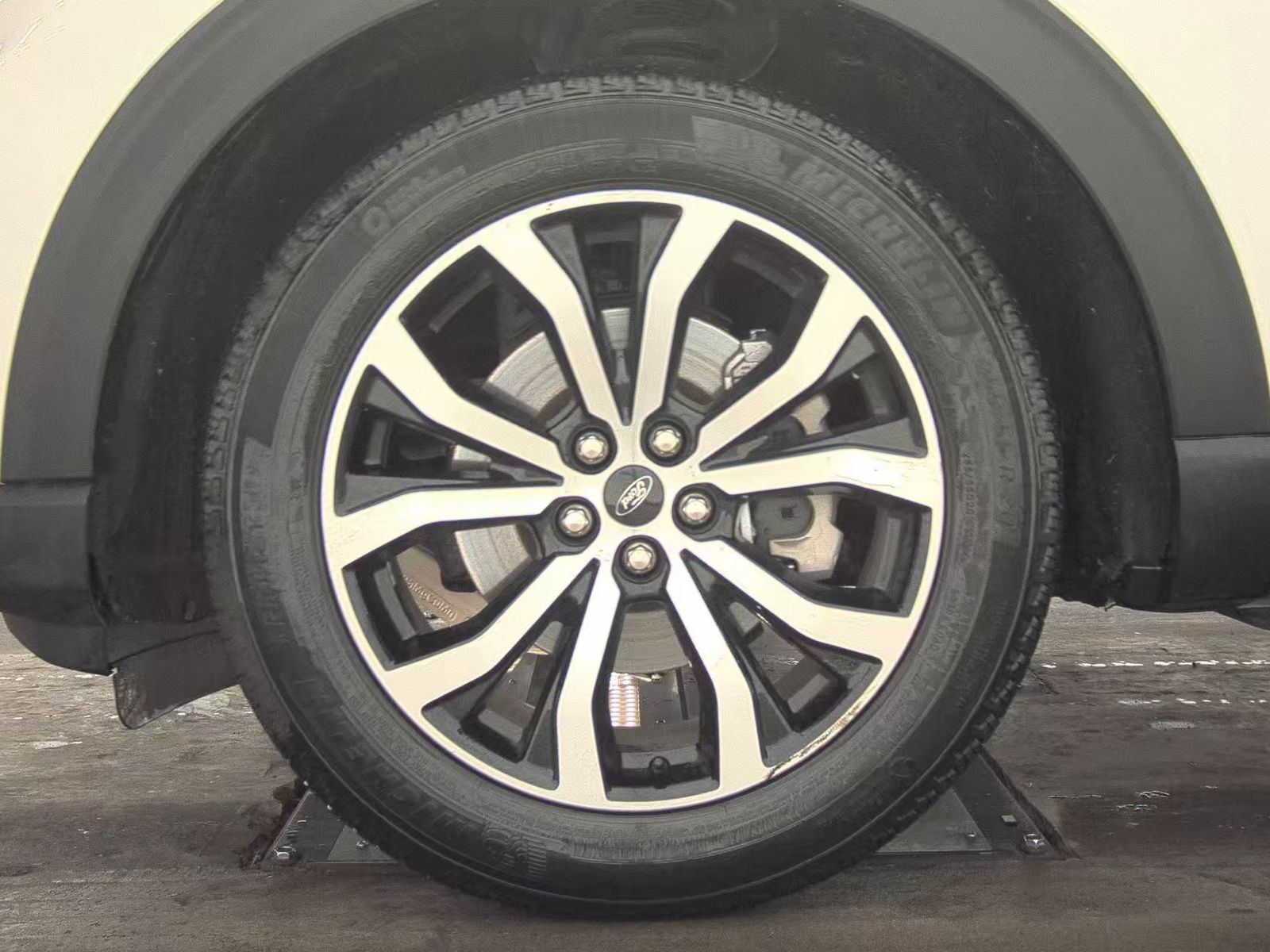 2025 Ford Explorer ST-Line RWD