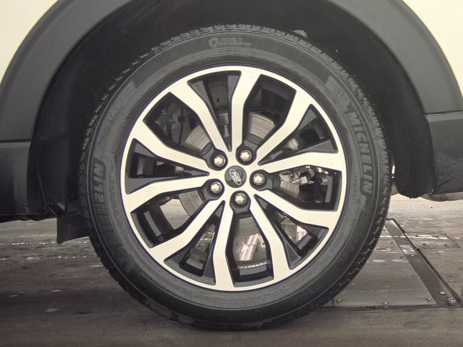 2025 Ford Explorer ST-Line RWD