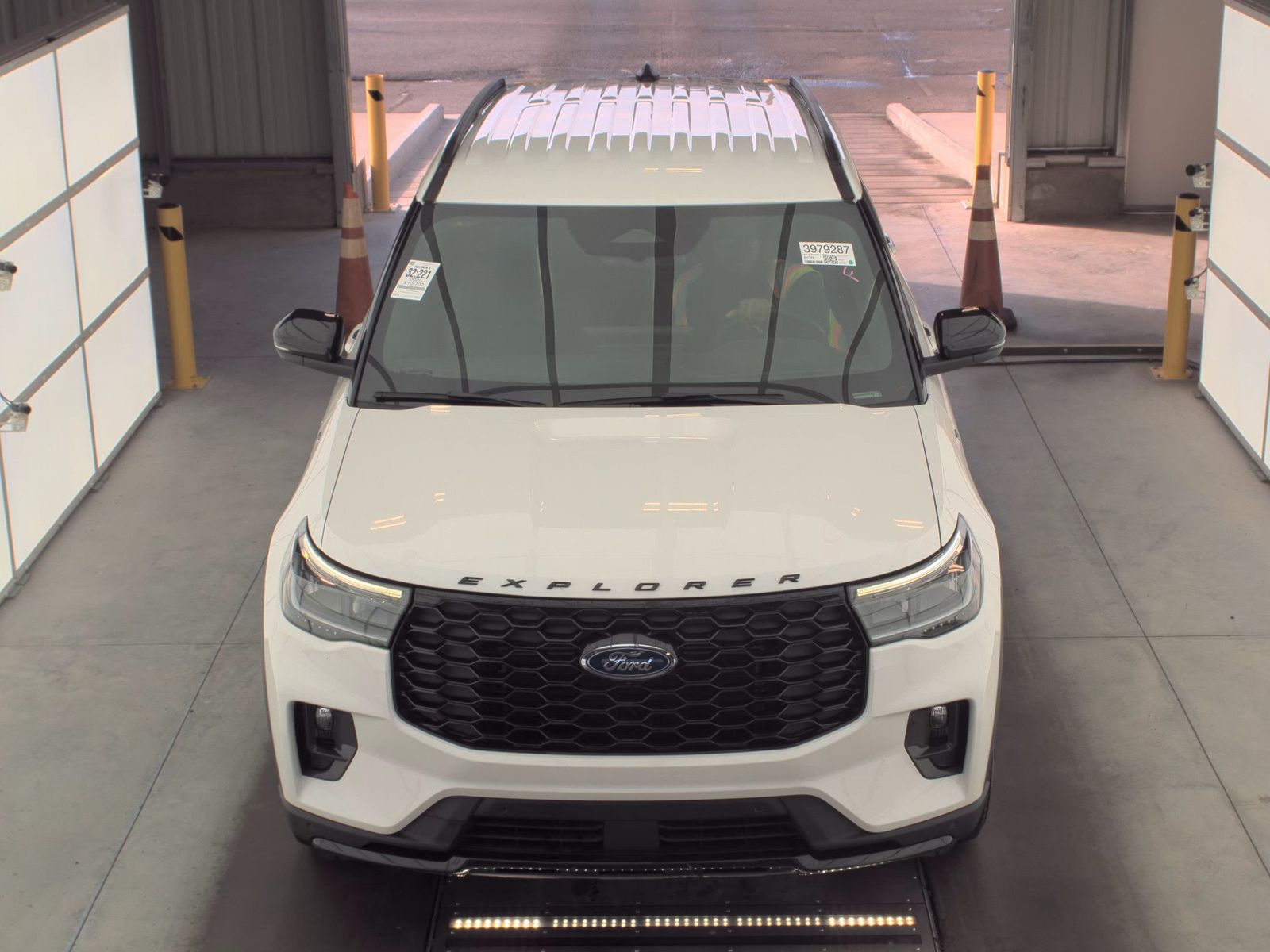 2025 Ford Explorer ST-Line RWD