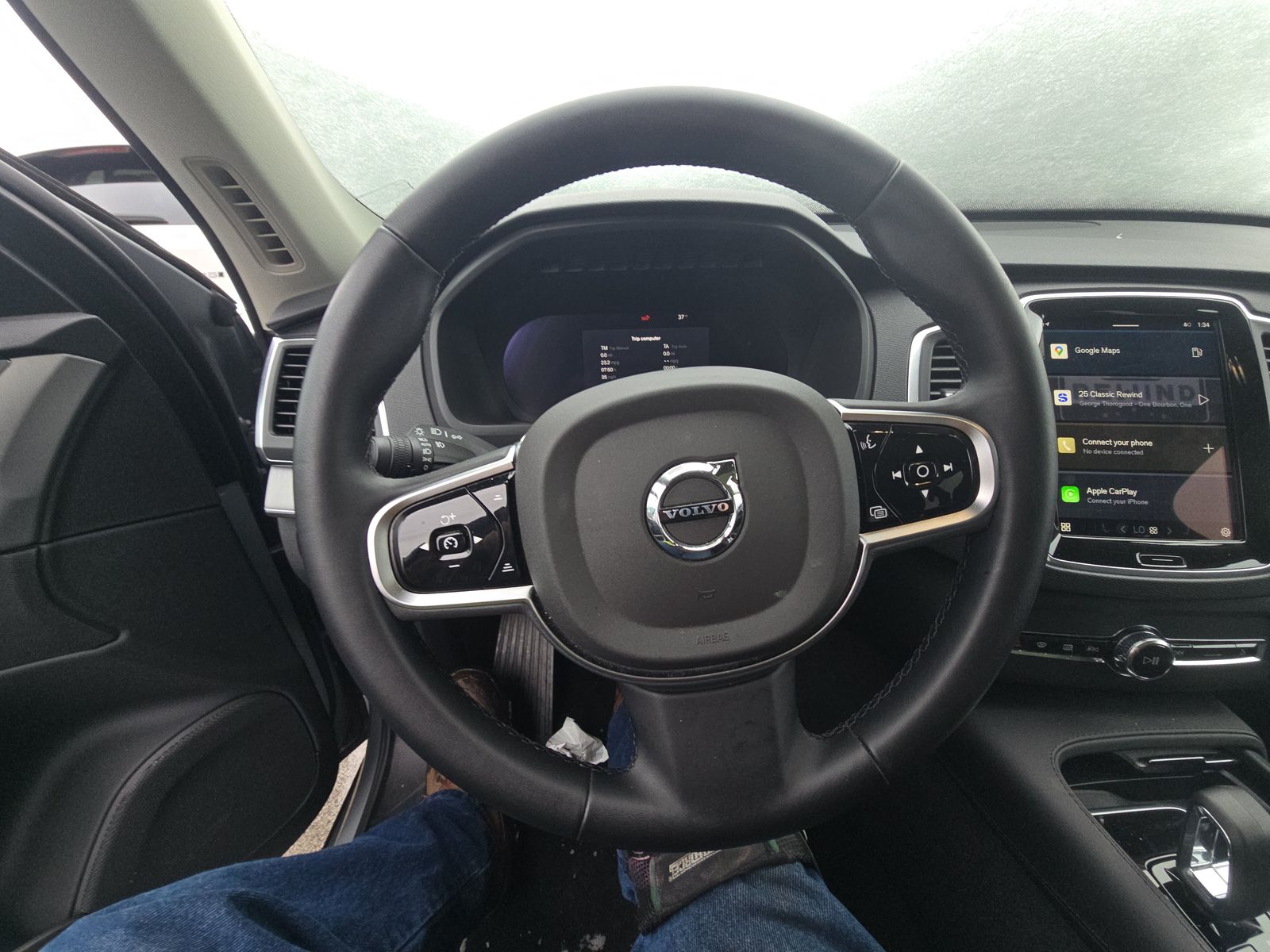 2025 Volvo XC90 B5 Core AWD