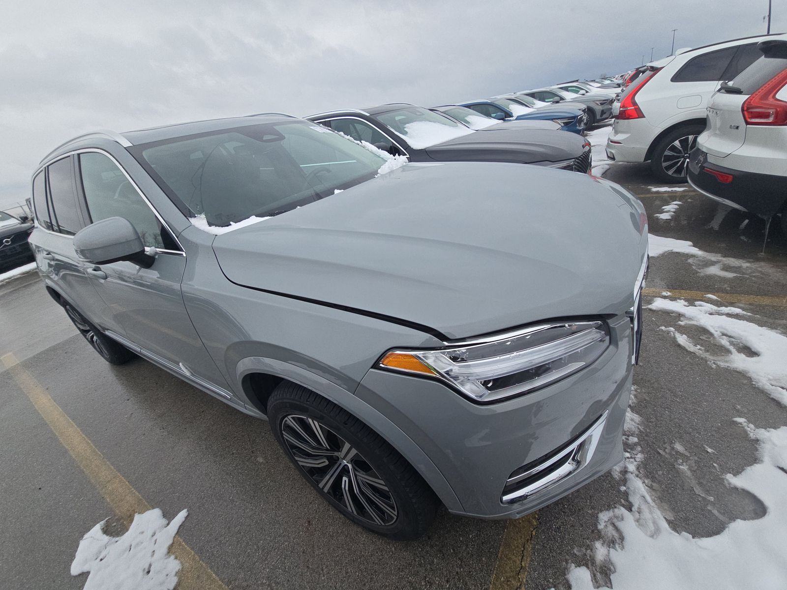 2025 Volvo XC90 B5 Core AWD