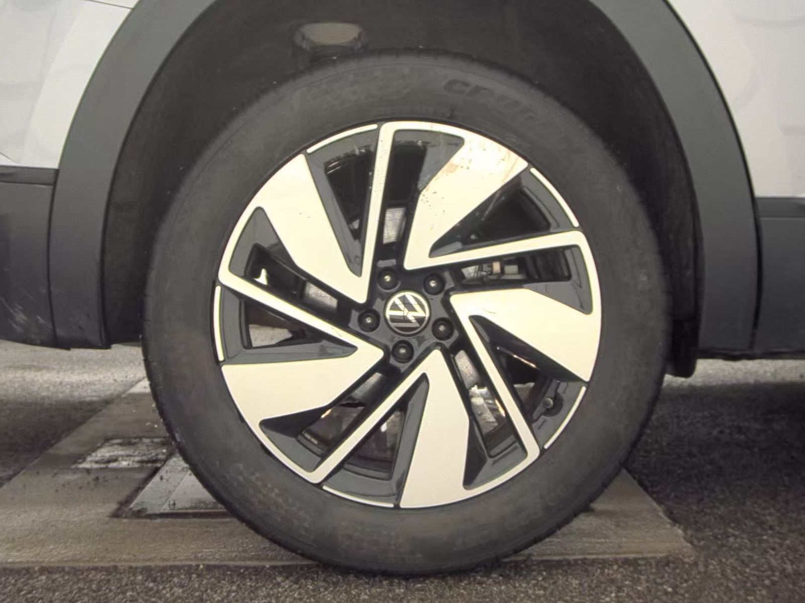 2024 Volkswagen Atlas 2.0T SE FWD