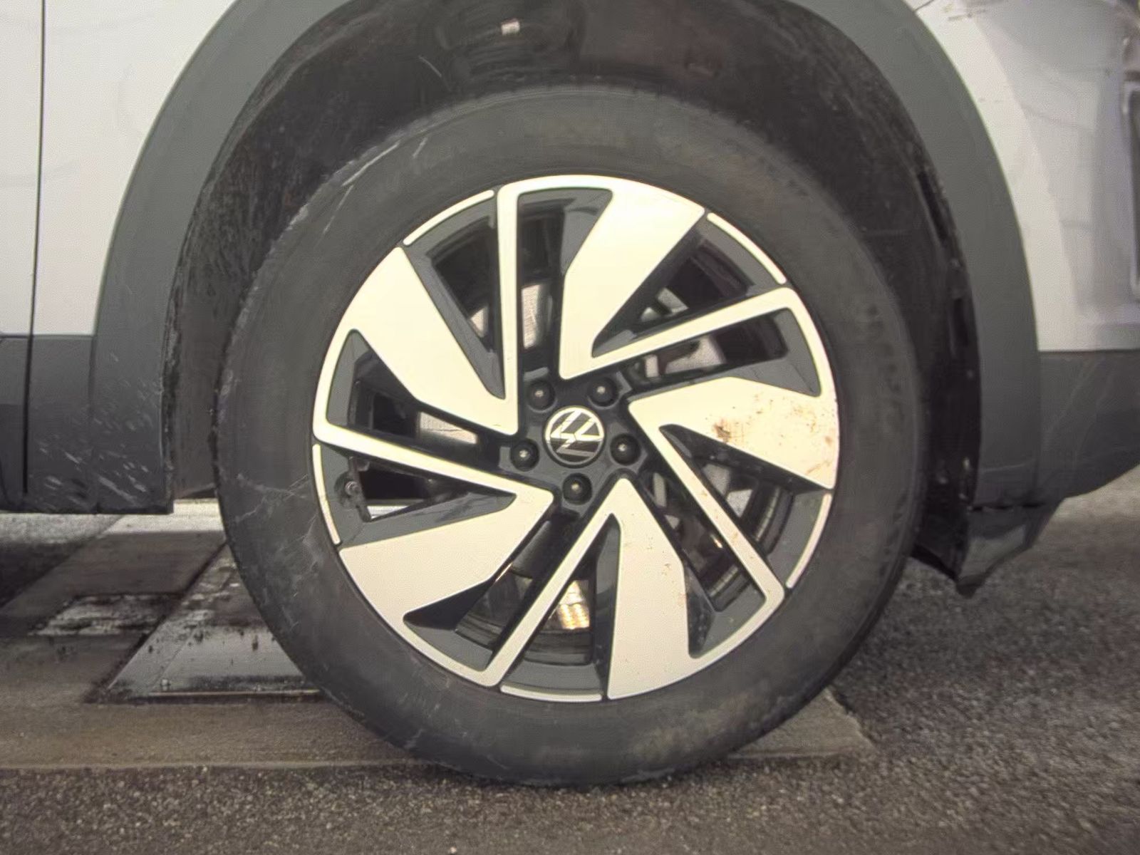 2024 Volkswagen Atlas 2.0T SE FWD