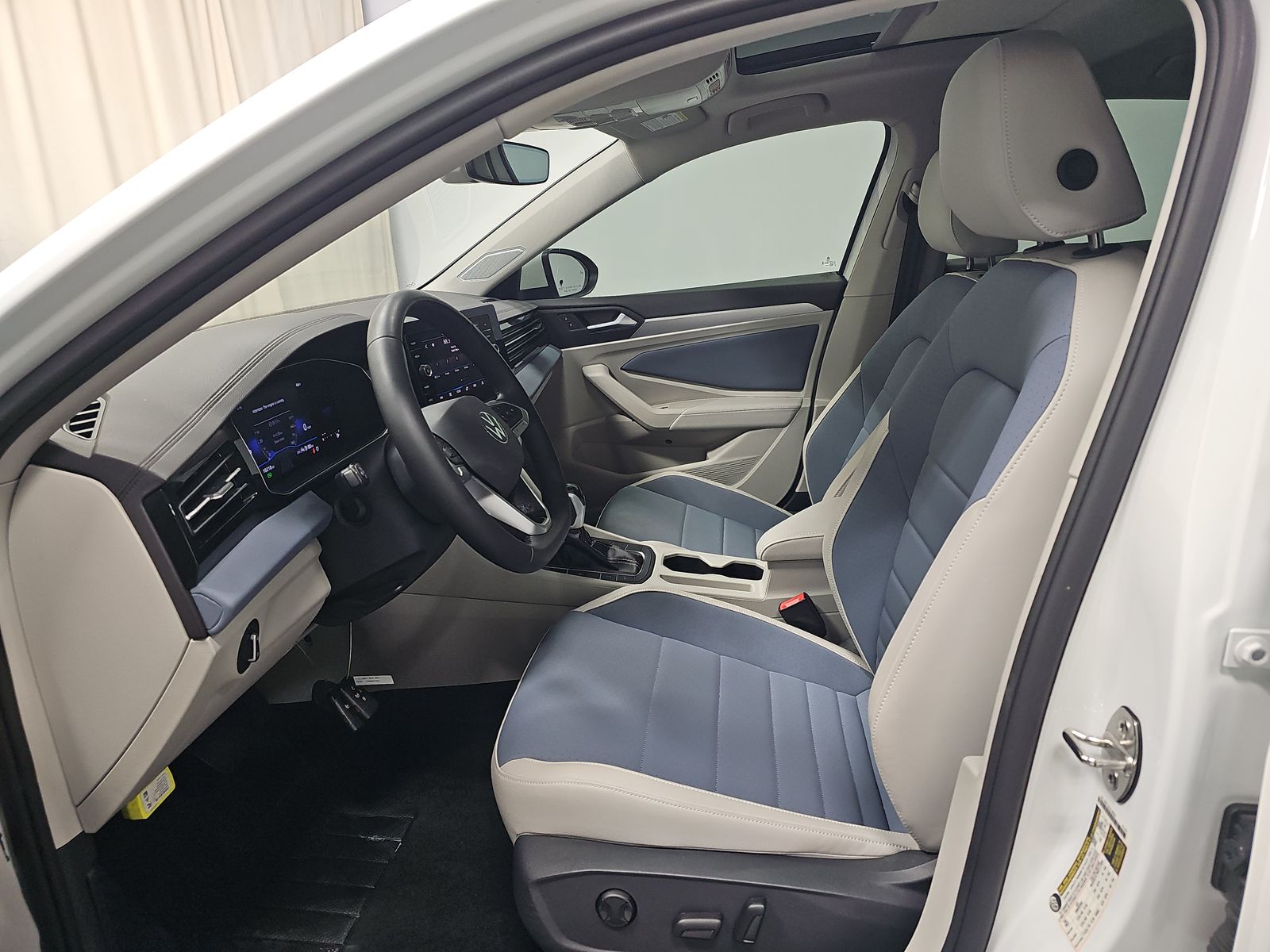 2025 Volkswagen Jetta 1.5T SE FWD