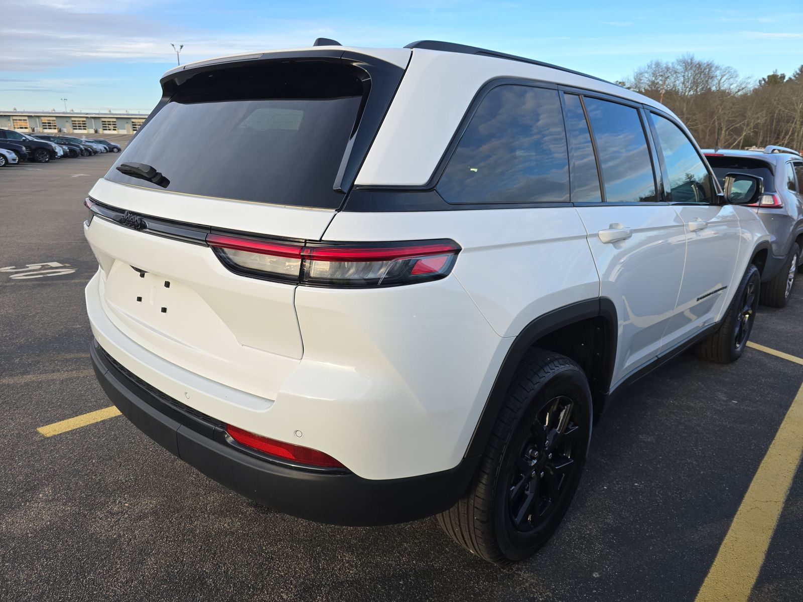 2025 Jeep Grand Cherokee Altitude RWD