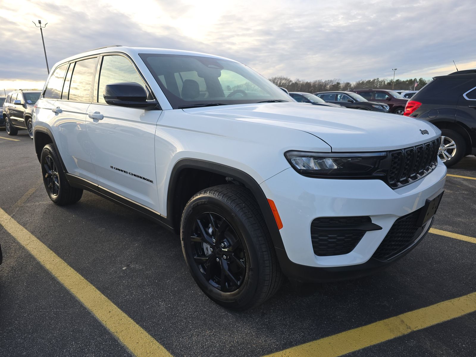 2025 Jeep Grand Cherokee Altitude RWD