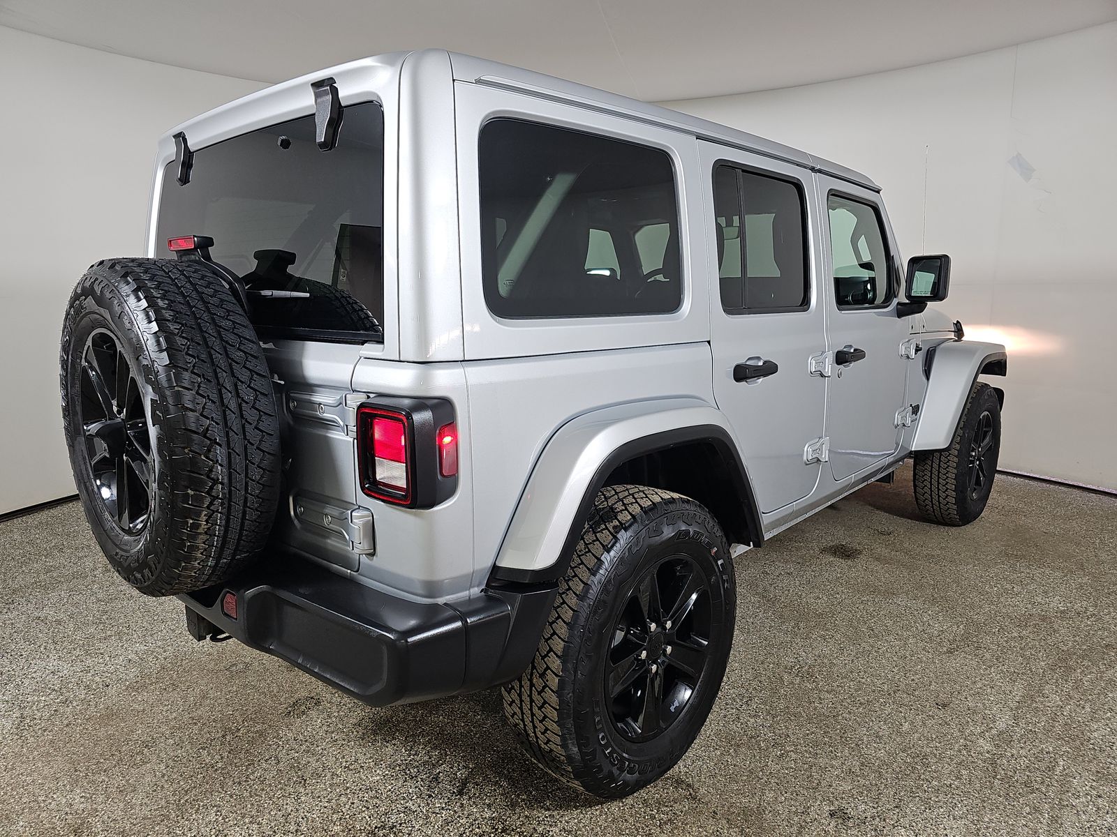 2023 Jeep Wrangler Sahara Altitude AWD