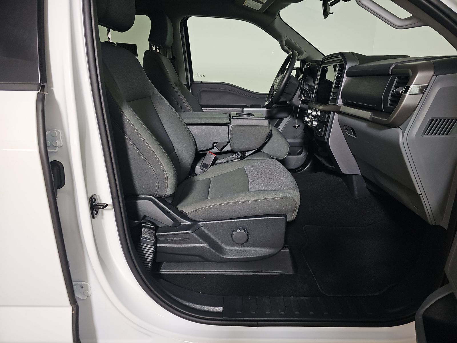 2025 Ford F-150 XLT AWD