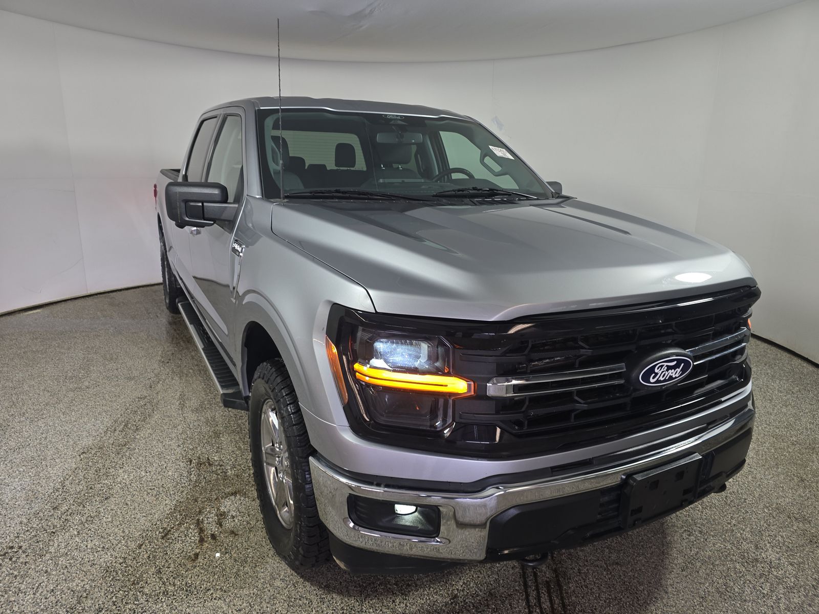 2024 Ford F-150 XLT AWD