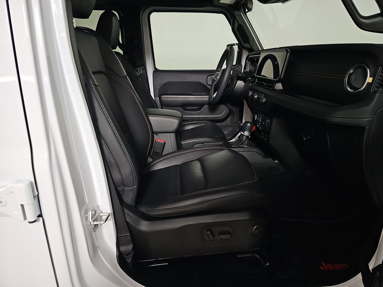 2024 Jeep Wrangler Sahara AWD