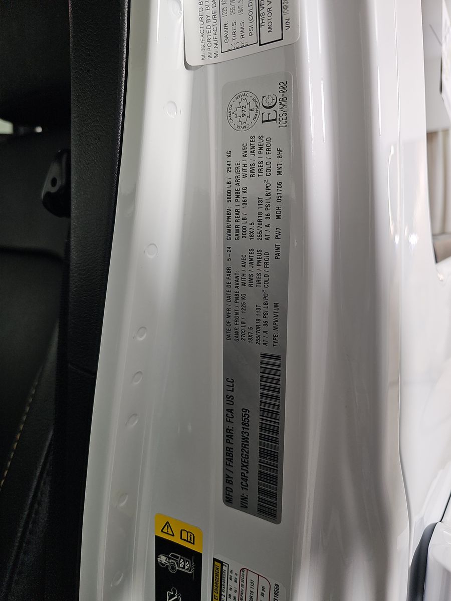 2024 Jeep Wrangler Sahara AWD