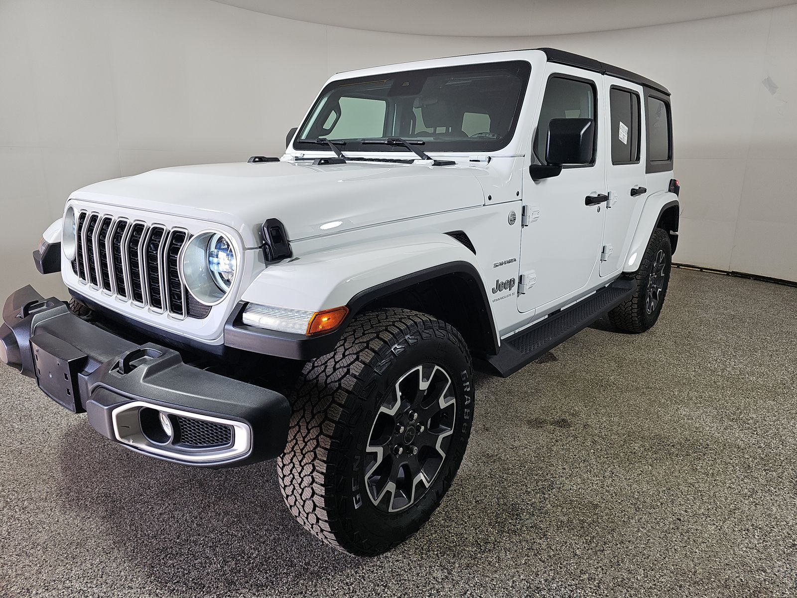2024 Jeep Wrangler Sahara AWD