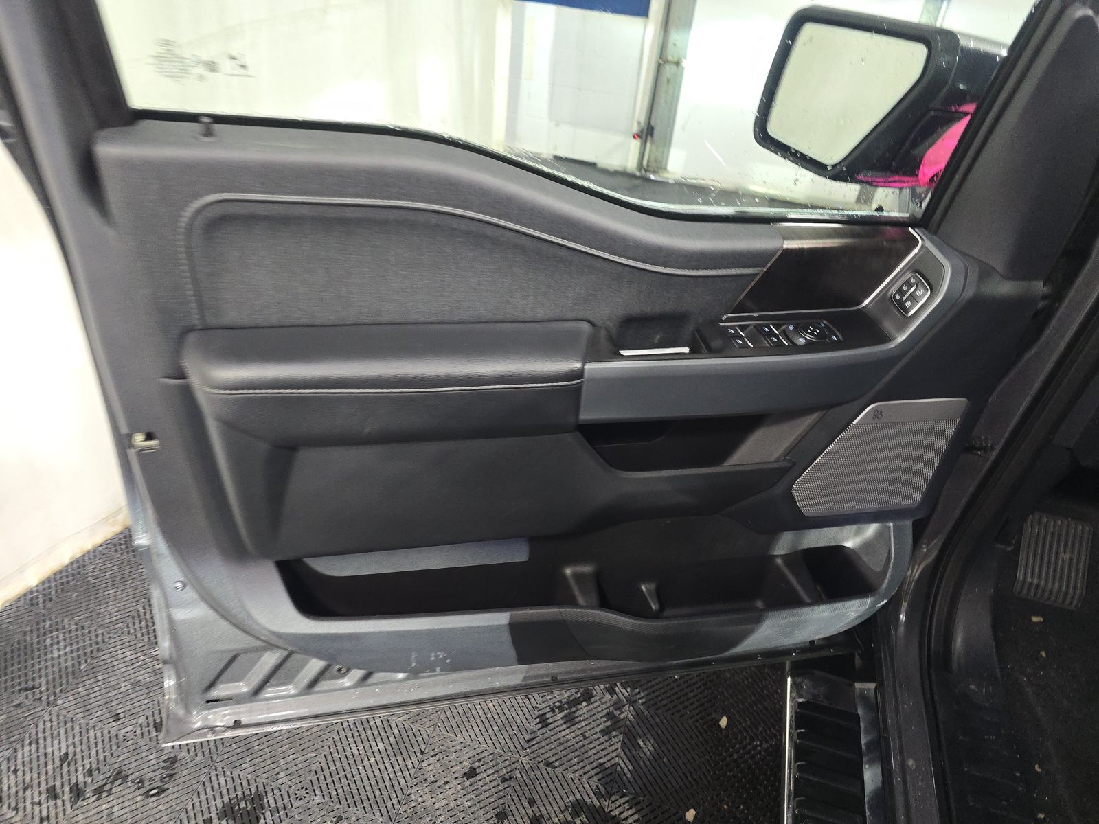 2023 Ford F-150 Lariat AWD