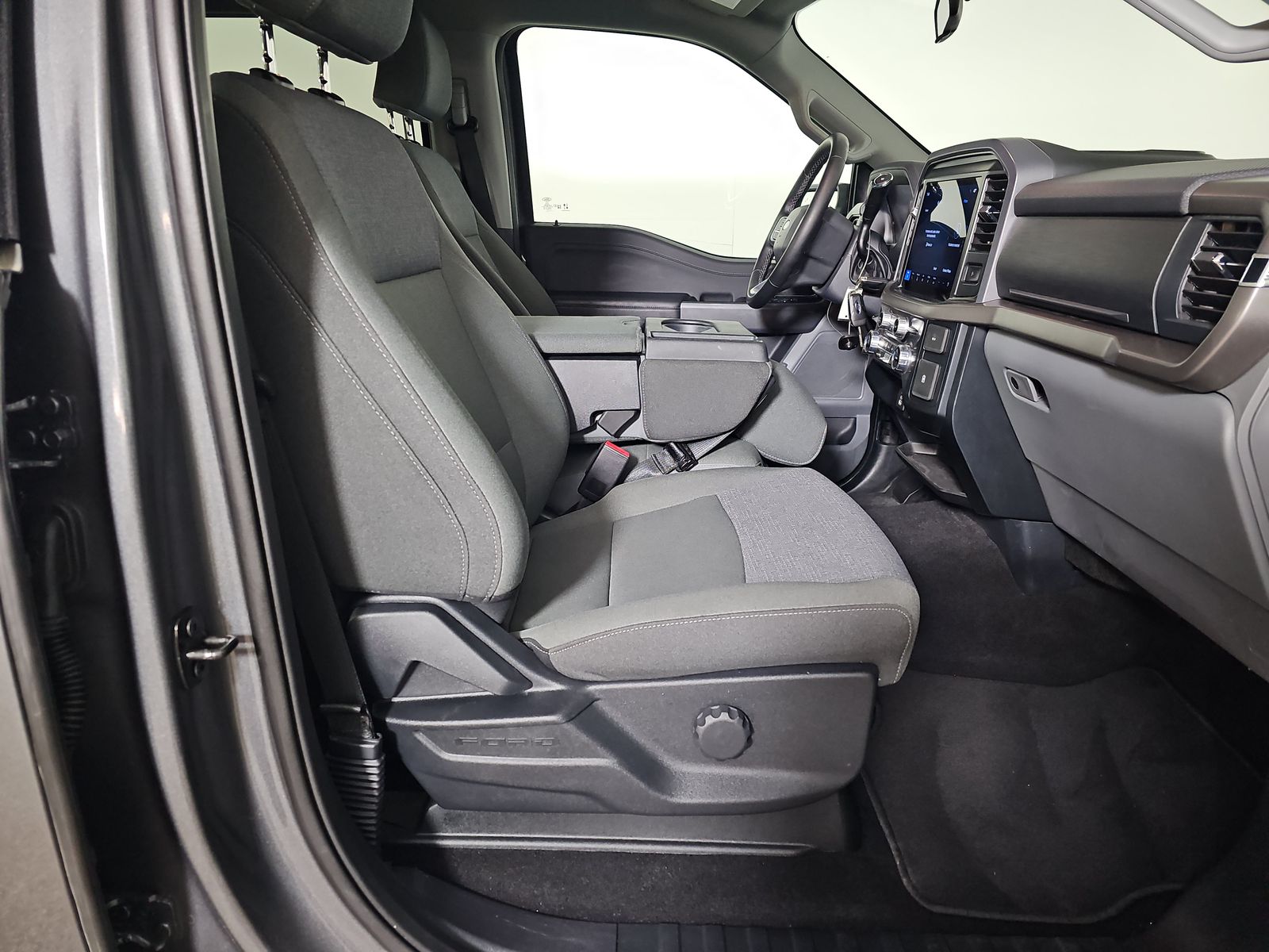 2025 Ford F-150 XLT AWD