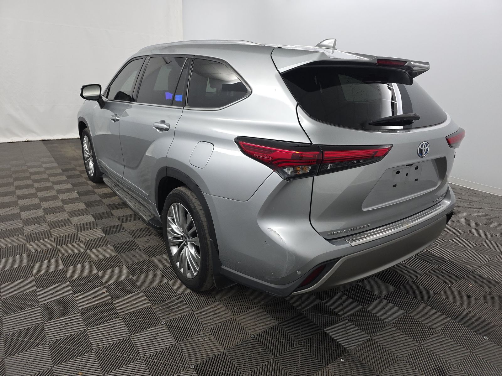 2023 Toyota Highlander Hybrid Platinum FWD