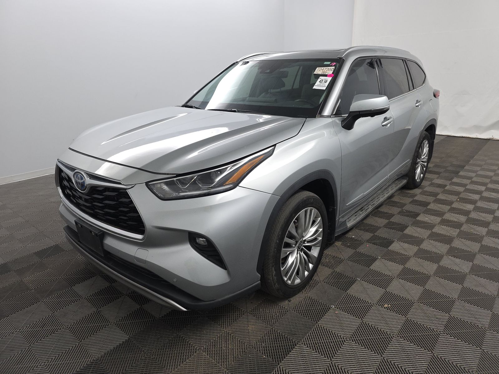 2023 Toyota Highlander Hybrid Platinum FWD
