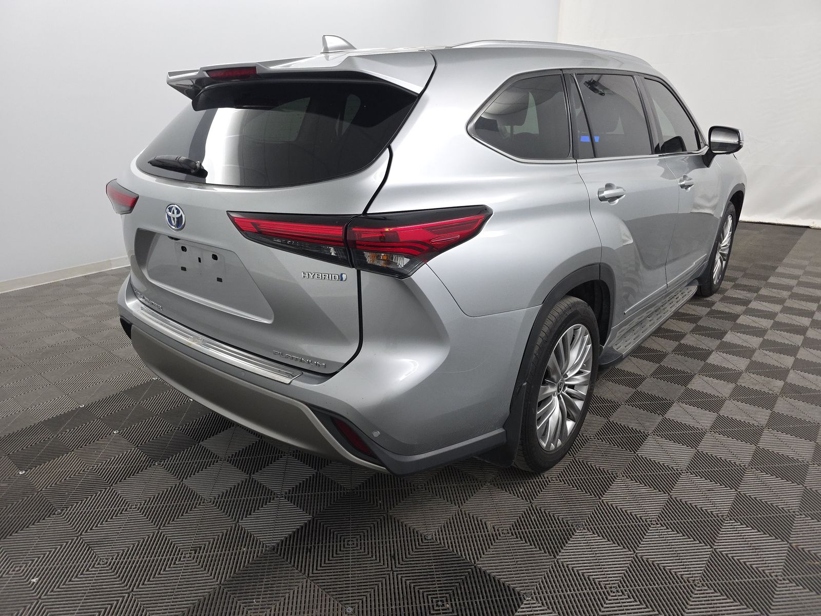 2023 Toyota Highlander Hybrid Platinum FWD
