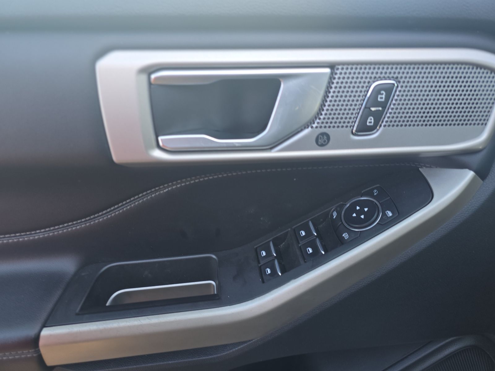 2023 Ford Explorer Limited AWD