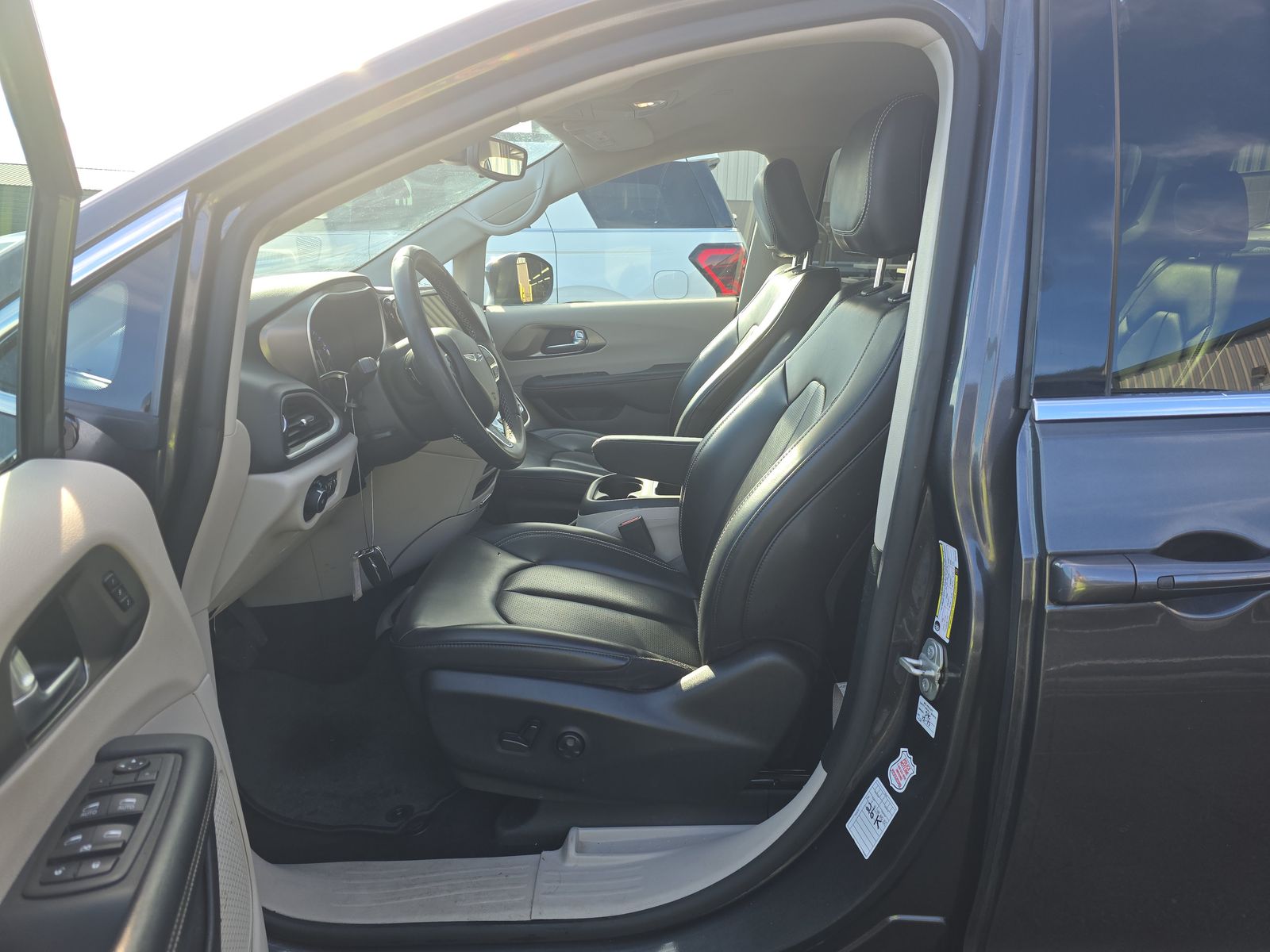 2023 Chrysler Pacifica Touring L FWD