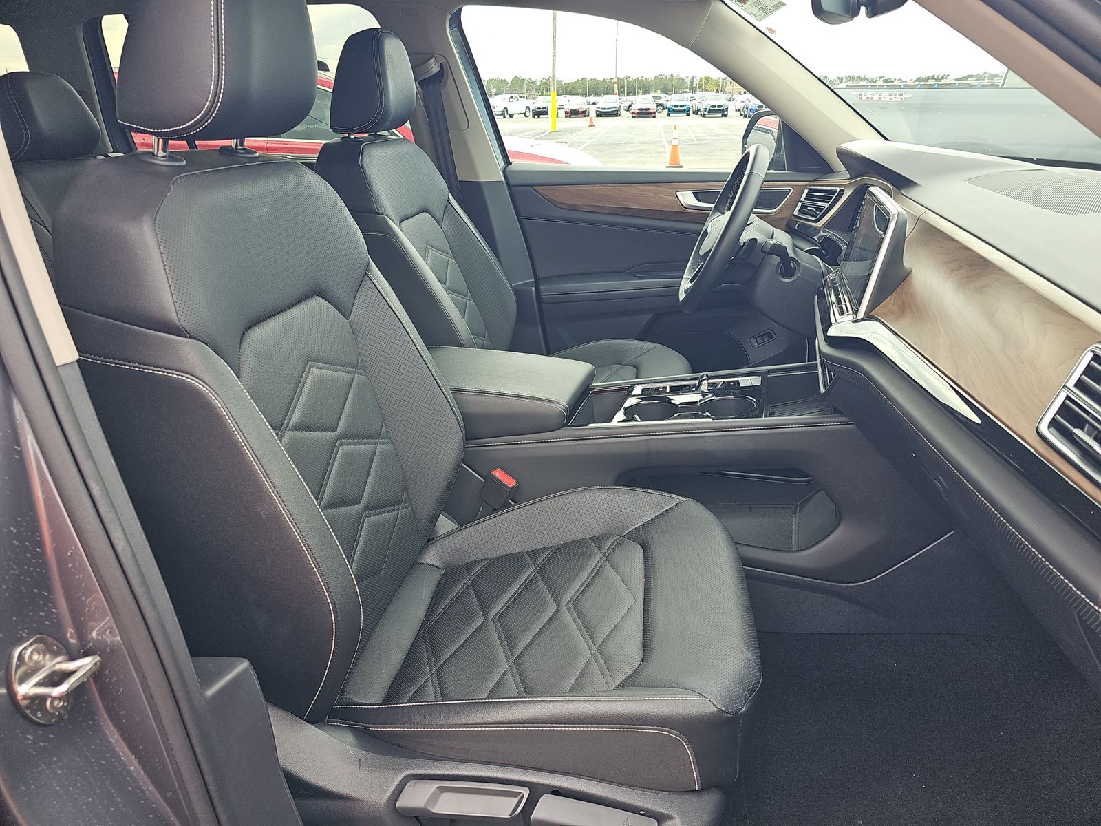 2025 Volkswagen Atlas 2.0T SE FWD