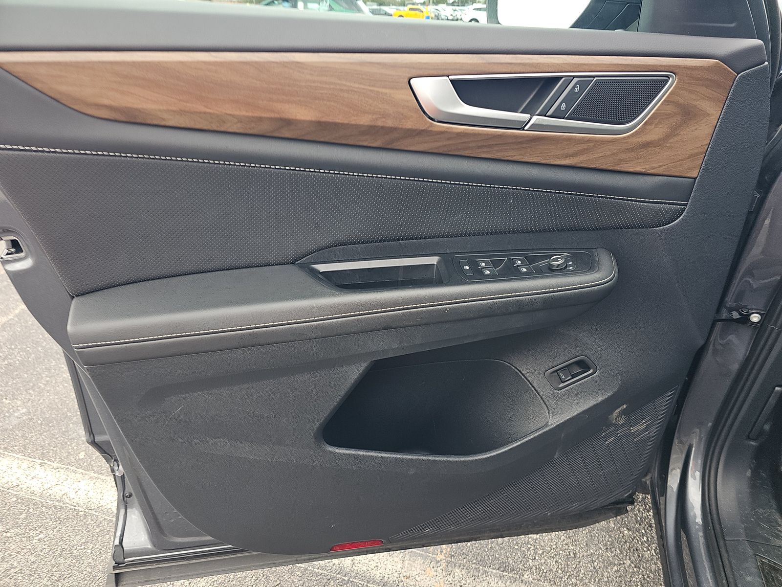 2025 Volkswagen Atlas 2.0T SE FWD