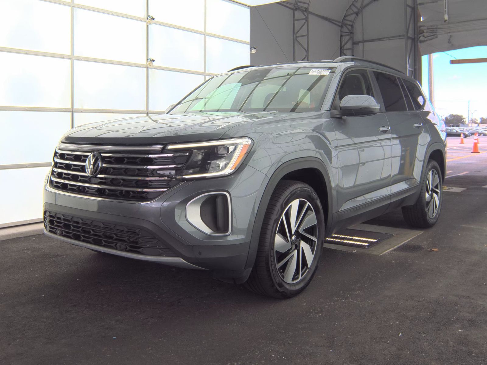 2025 Volkswagen Atlas 2.0T SE FWD