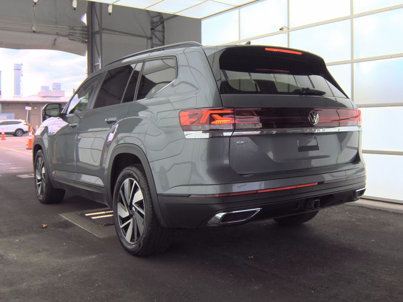 2025 Volkswagen Atlas 2.0T SE FWD