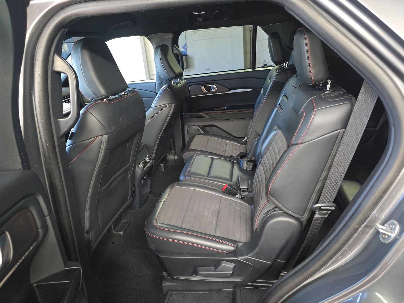 2025 Ford Explorer ST-Line AWD