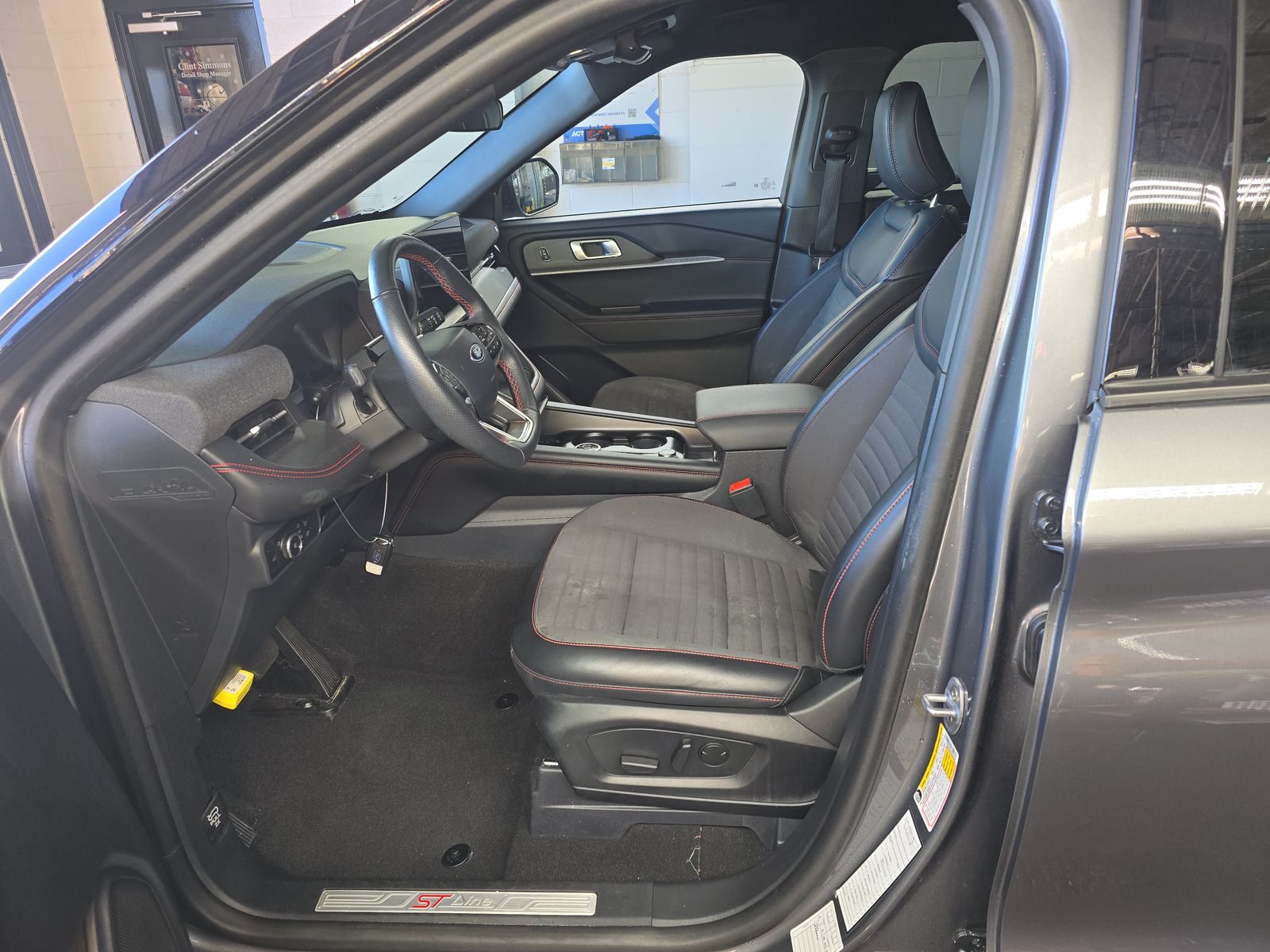 2025 Ford Explorer ST-Line AWD