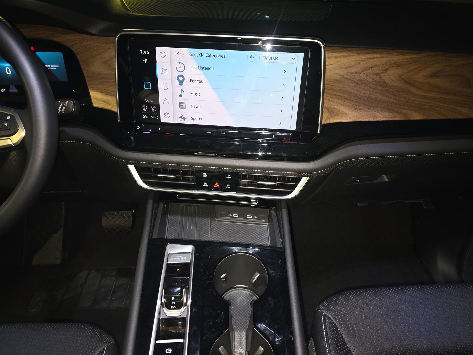 2025 Volkswagen Atlas 2.0T SE AWD