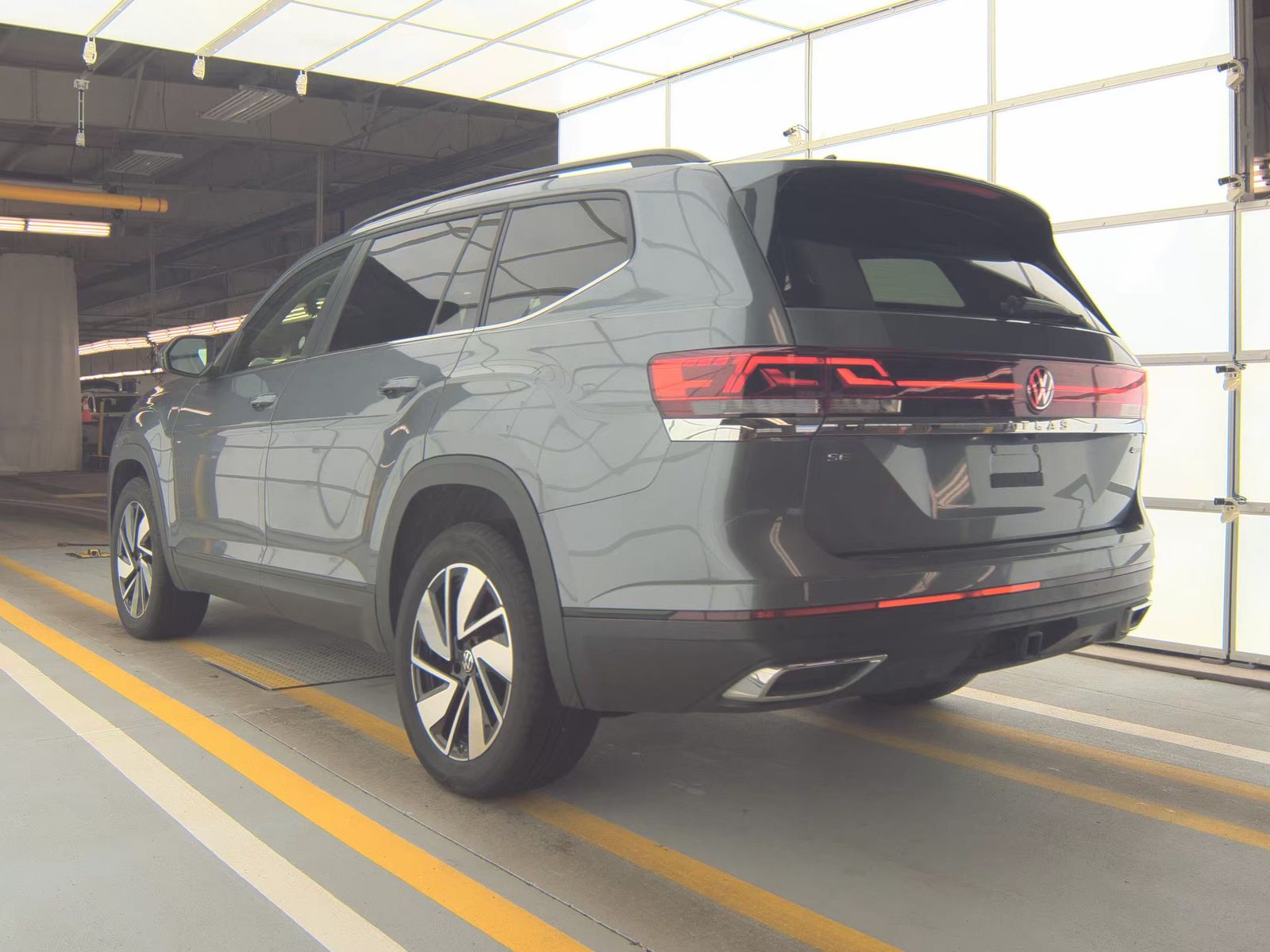 2025 Volkswagen Atlas 2.0T SE AWD