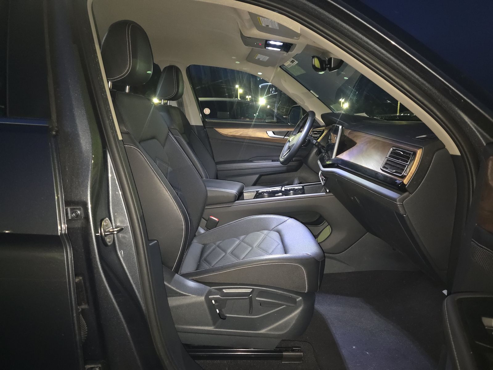 2025 Volkswagen Atlas 2.0T SE AWD