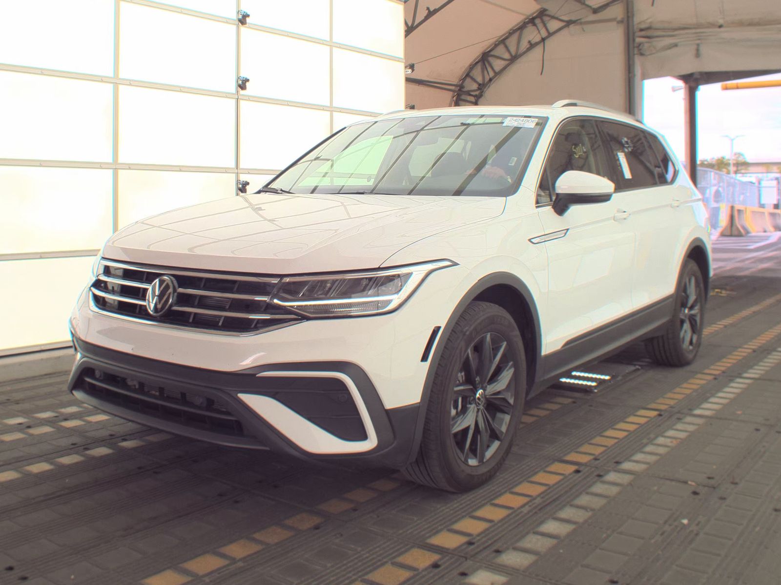 2024 Volkswagen Tiguan 2.0T SE FWD