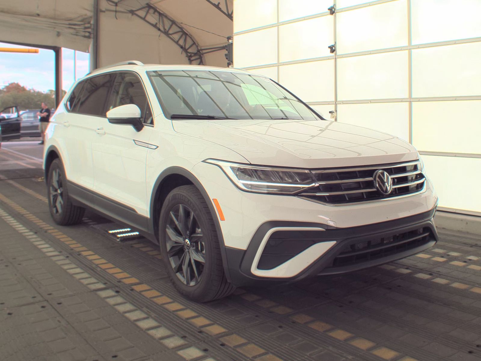 2024 Volkswagen Tiguan 2.0T SE FWD