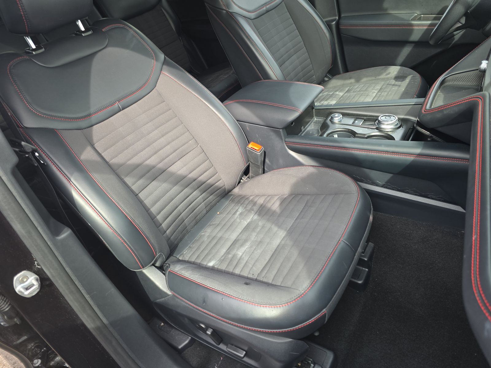 2025 Ford Explorer ST-Line AWD