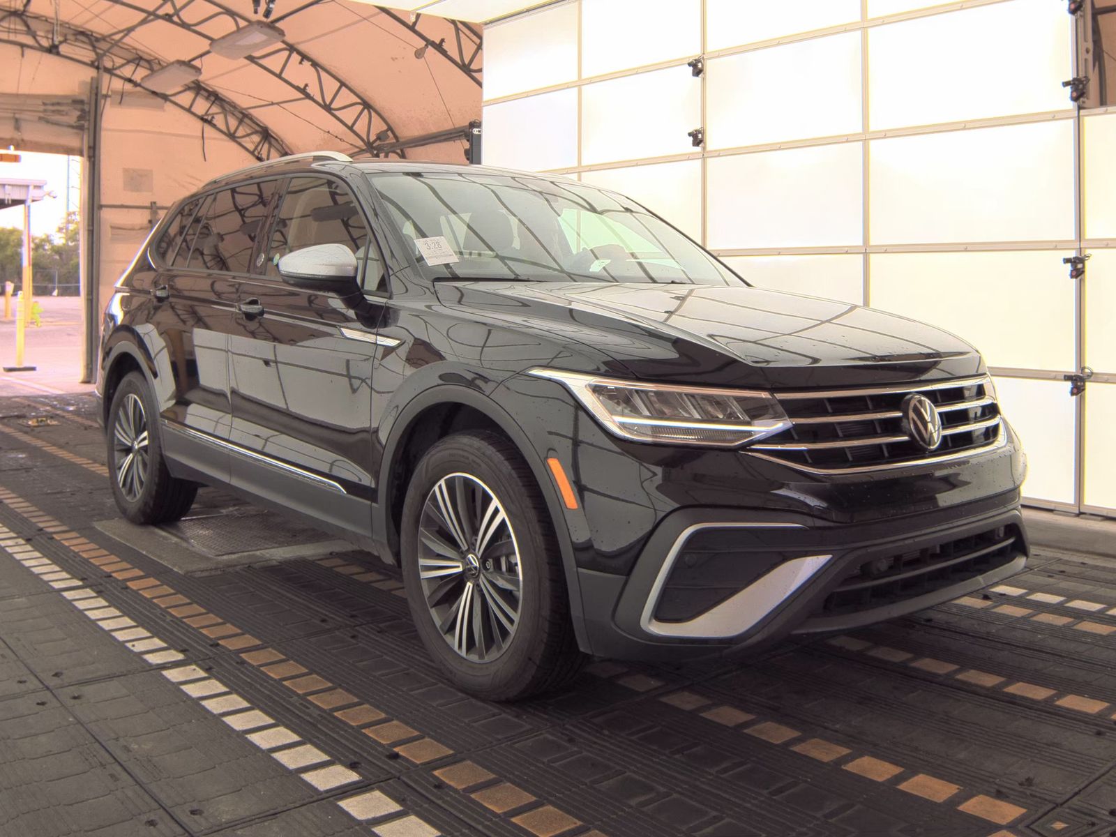 2024 Volkswagen Tiguan 2.0T Wolfsburg Edition FWD